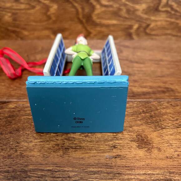 DISNEY Collectible Peter Pan Sketchbook Ornament 2012 - Picture 6 of 7